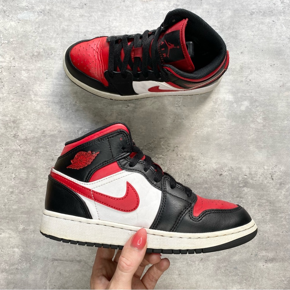 Air Jordan 1 Mid Sneakers GS Bred Toe Kids Youth 3.5